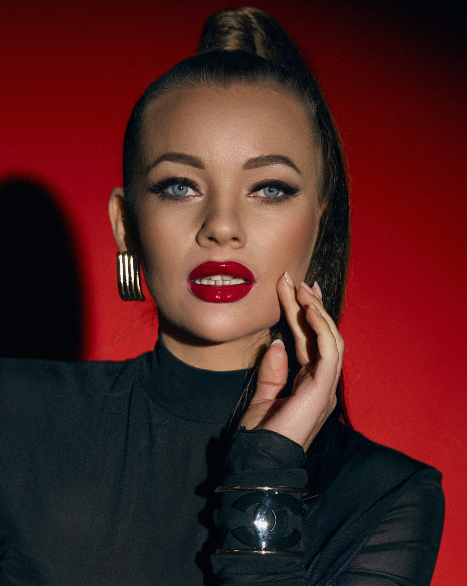 Елена Садикова